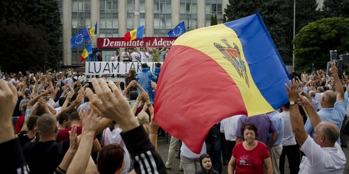 Moldavie : le Parlement destitue le gouvernement et le Premier ministre - ảnh 1